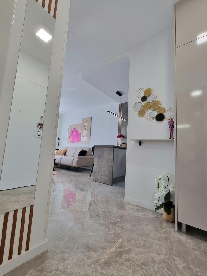 Apartment "50 Shades" With Balcony And Free Parking In The Garage Zadar Dış mekan fotoğraf