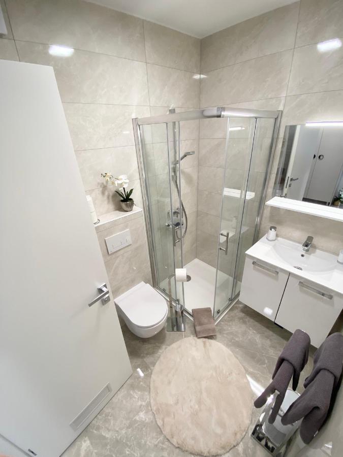 Apartment "50 Shades" With Balcony And Free Parking In The Garage Zadar Dış mekan fotoğraf