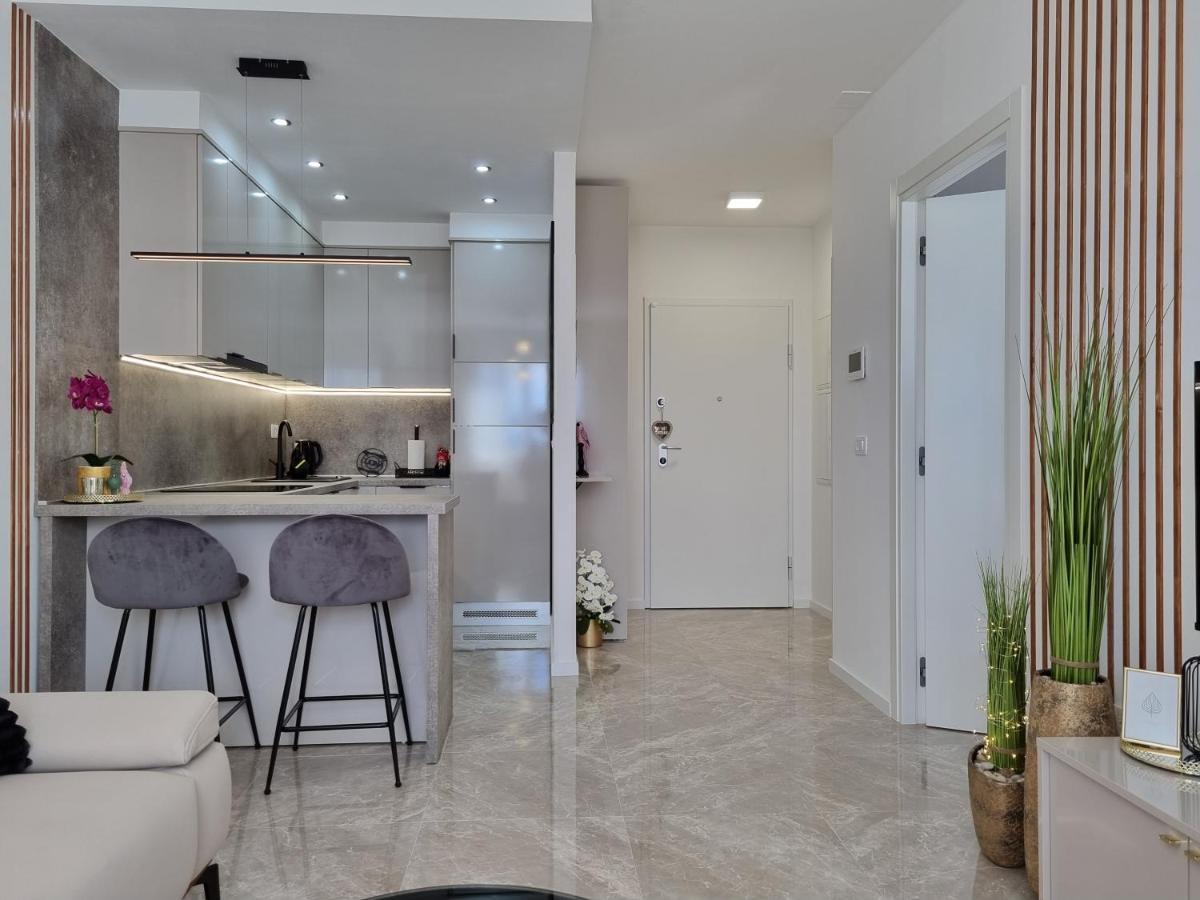 Apartment "50 Shades" With Balcony And Free Parking In The Garage Zadar Dış mekan fotoğraf