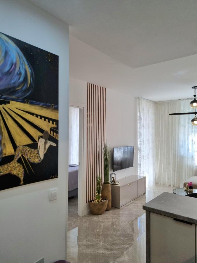 Apartment "50 Shades" With Balcony And Free Parking In The Garage Zadar Dış mekan fotoğraf