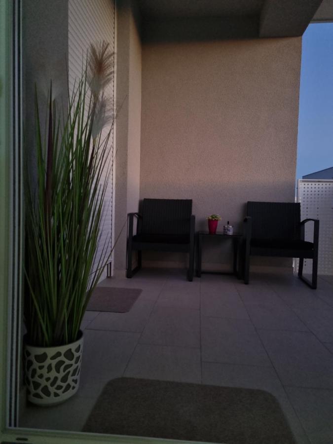 Apartment "50 Shades" With Balcony And Free Parking In The Garage Zadar Dış mekan fotoğraf
