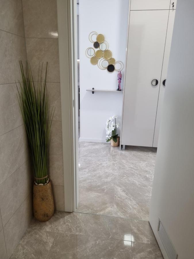 Apartment "50 Shades" With Balcony And Free Parking In The Garage Zadar Dış mekan fotoğraf